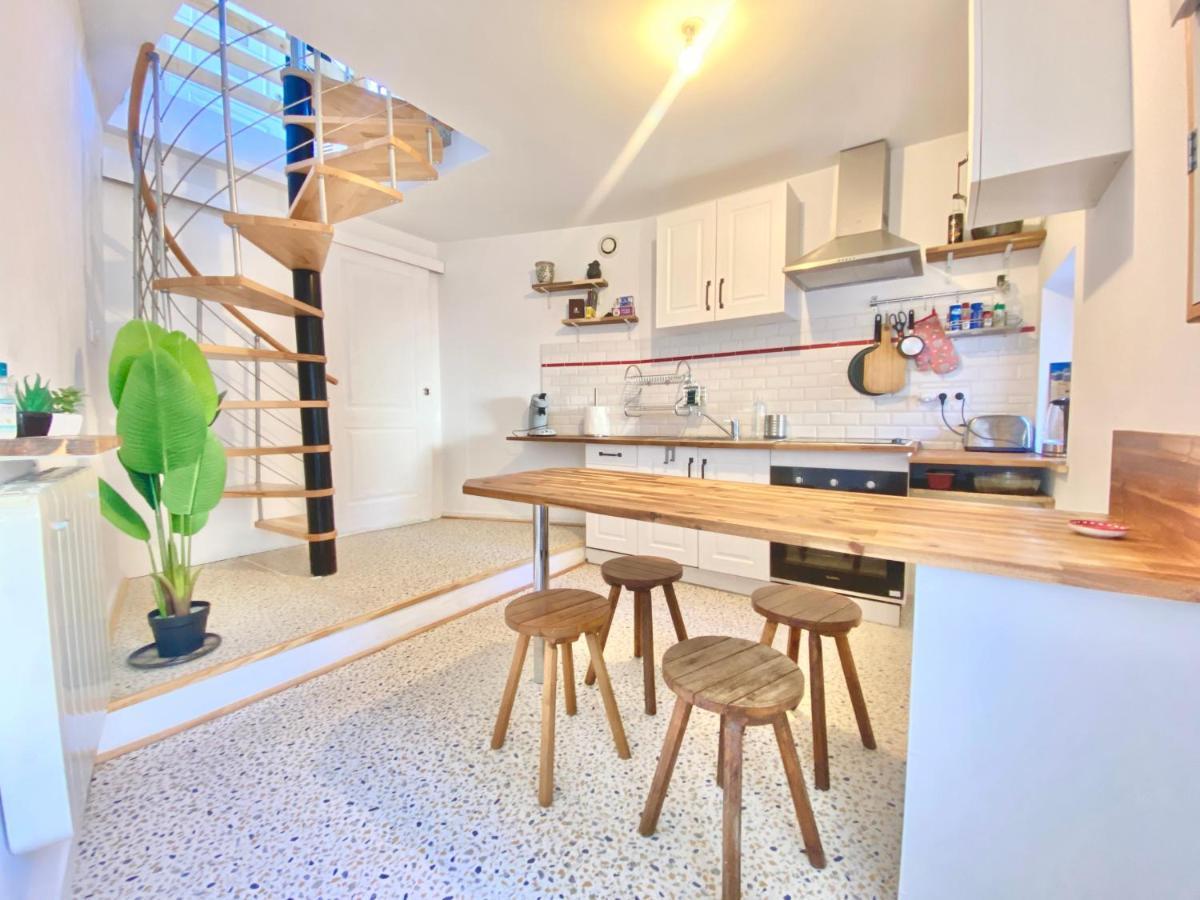 Holiday home - Le Lys - Magnifique Maisonnette Avec Terrasse Poitiers